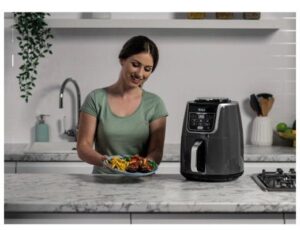 Descoperă Aromă și Gust Autentic cu Friteuza cu Aer Cald Ninja AF160EU