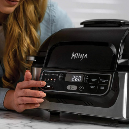 Descoperă Plăcerea Culinară cu Friteuza cu Aer Cald și Grill Ninja AG301EU 5 în 1